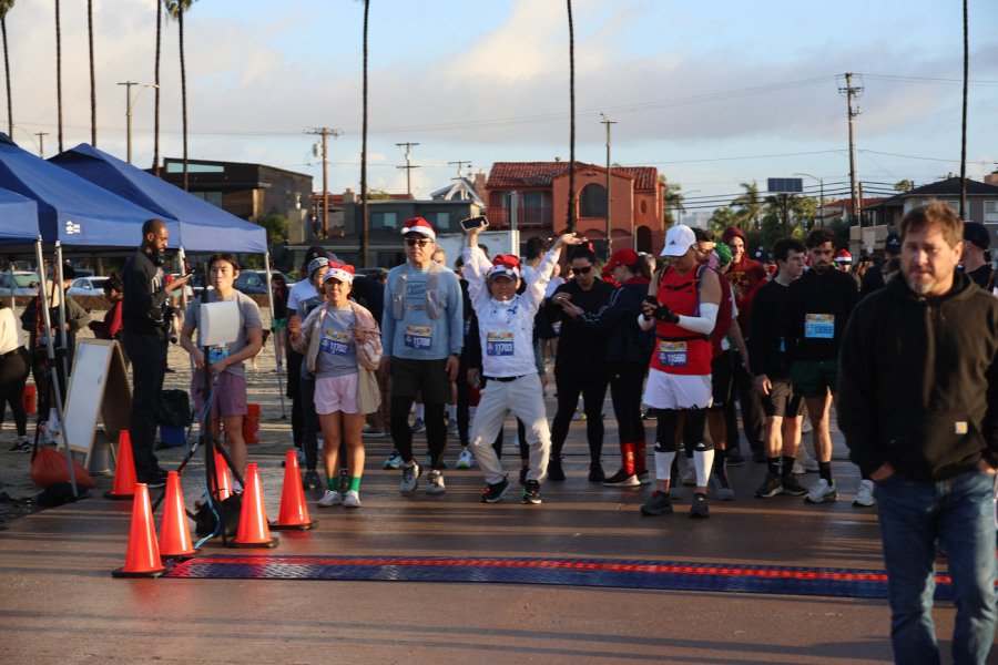 Define Your Glow 5K, 10K, Half Marathon by Califlow Runs photo 4