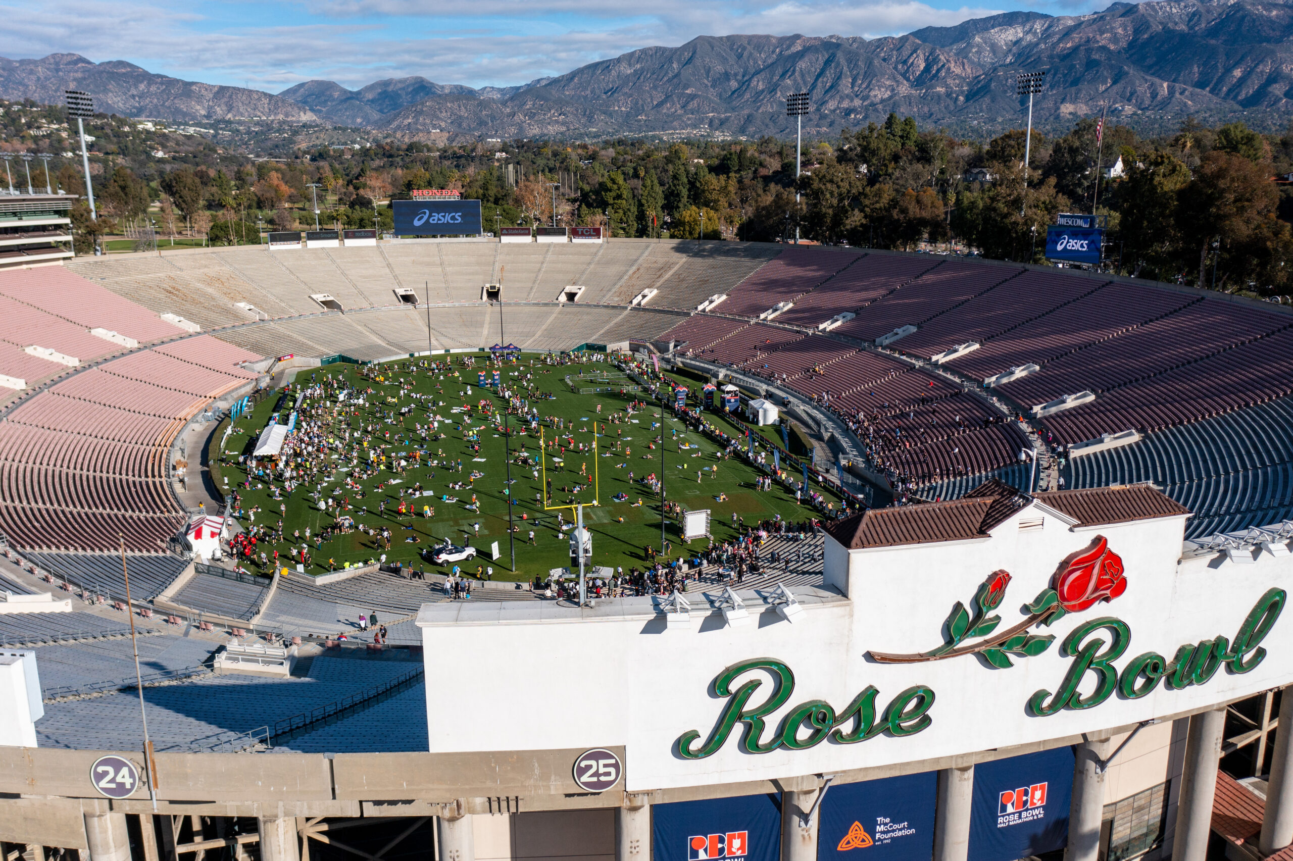 Rose Bowl Half Marathon photo 1