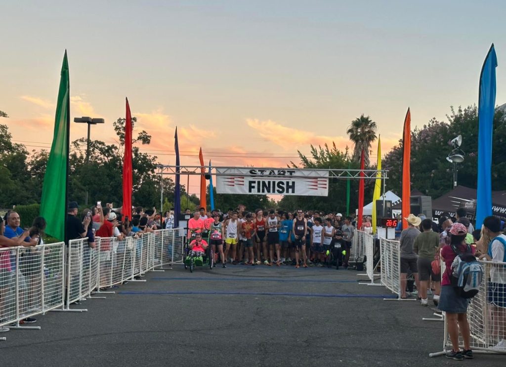 Davis Moonlight Run photo 2