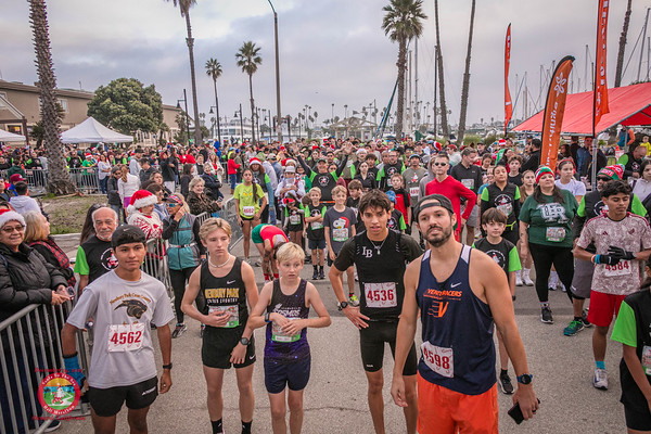 Santa To The Sea 1/2 Marathon, 1/4 Marathon & 5K photo 3